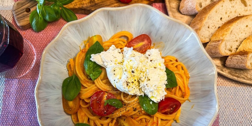 Linguine in cremiger Tomatensauce mit&nbsp;Burrata